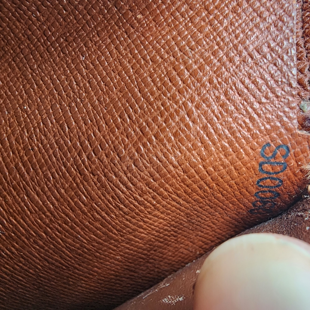 Louis Vuitton kisslock wallet - Picture 13 of 16